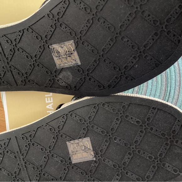Women’s Michael Kors Soki Slides- Size 9- New- Beige/Black - Picture 4 of 6